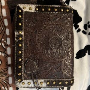 Ariat "Alexandria" Shoulder
Bag Cowhide